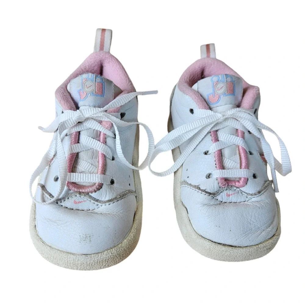 Nike Adorable Baby White Pink Sneakers Toddler Size 4